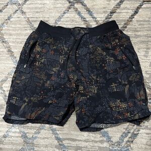 Lululemon license to train shorts size M. 7” inseam liner less